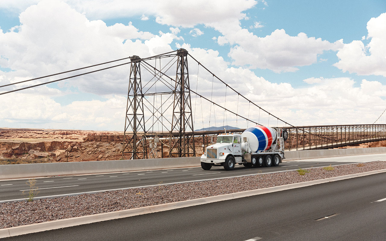 CEMEX supplied over 20,000 cubic yards of concrete for the reconstruction of the Arizona section of the Cameron Bridge, in U.S.   Credits: CEMEX